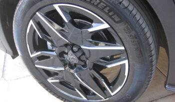 Peugeot 3008 2025 1,2 HYBRID 145 e-DCS6 ALLURE full