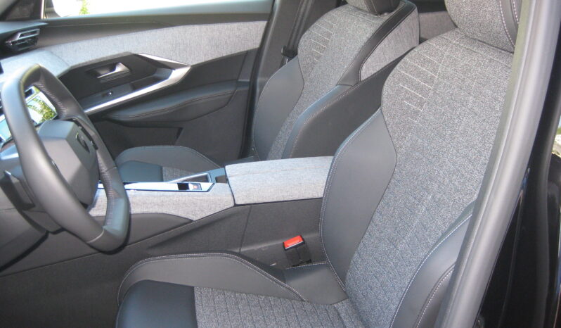 Peugeot 3008 2025 1,2 HYBRID 145 e-DCS6 ALLURE full