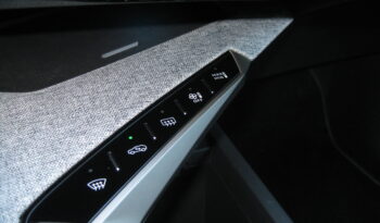 Peugeot 3008 2025 1,2 HYBRID 145 e-DCS6 ALLURE full