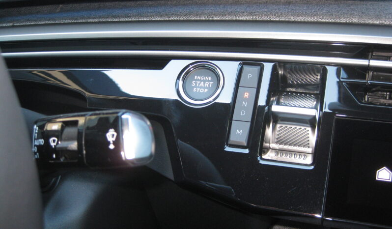 Peugeot 3008 2025 1,2 HYBRID 145 e-DCS6 ALLURE full