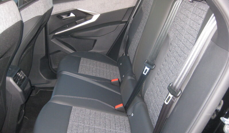 Peugeot 3008 2025 1,2 HYBRID 145 e-DCS6 ALLURE full