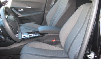 Peugeot 2008 2025 1,2 HYBRID 145 e-DCS6 ALLURE full