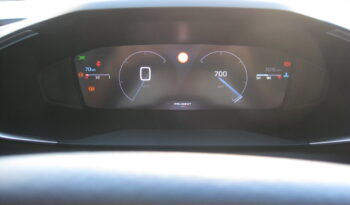 Peugeot 2008 2025 1.2 PURETECH 100 ALLURE full