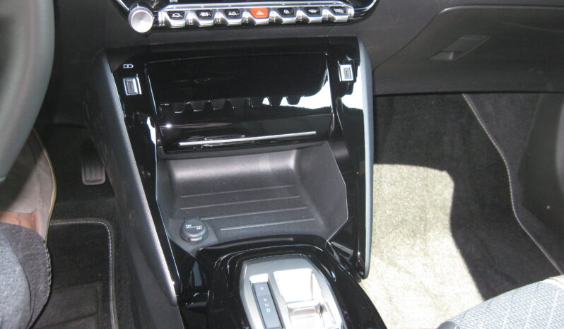 PEUGEOT 2008 HYBRID 145 e-DCS6 ALLURE full