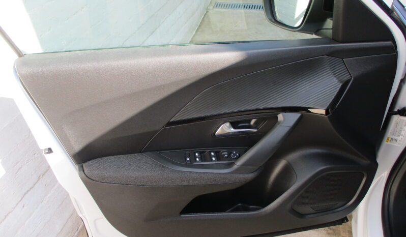 Peugeot 2008 2025 1.2 PURETECH 100 STYLE full