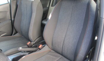 Peugeot 2008 2025 1.2 PURETECH 100 STYLE full