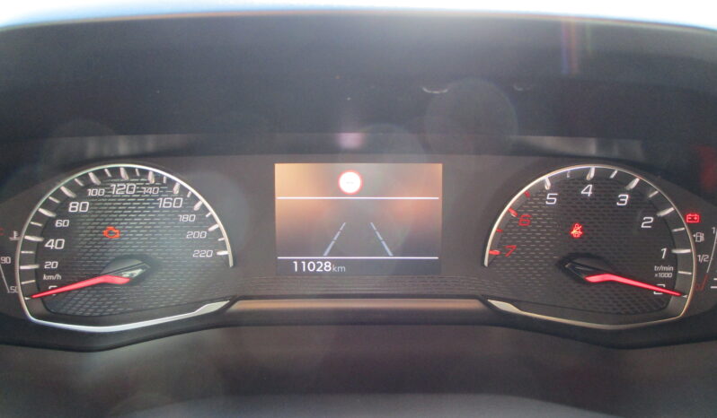 Peugeot 2008 2025 1.2 PURETECH 100 STYLE full