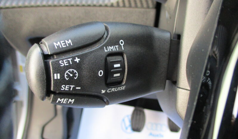 Peugeot 2008 2025 1.2 PURETECH 100 STYLE full