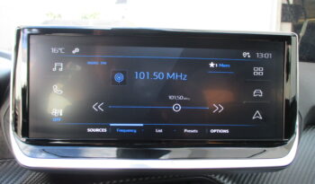 Peugeot 2008 2025 1.2 PURETECH 100 STYLE full