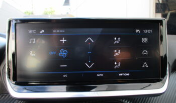 Peugeot 2008 2025 1.2 PURETECH 100 STYLE full