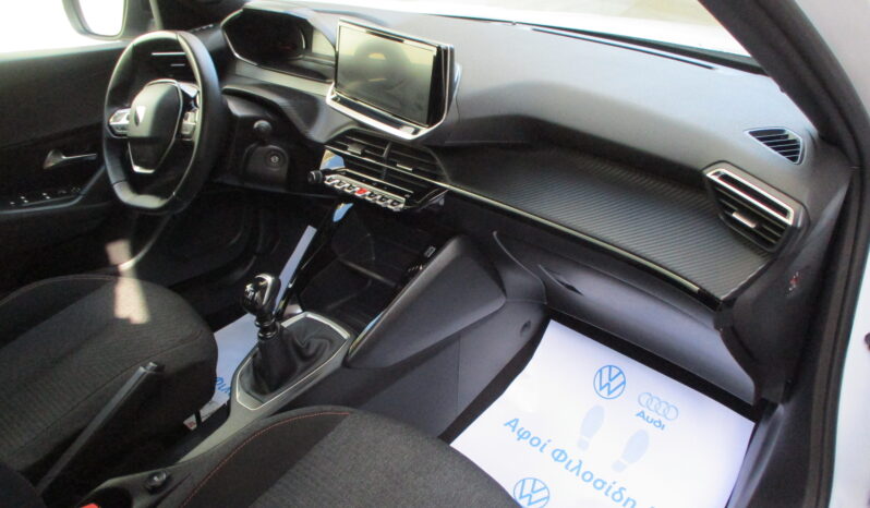 Peugeot 2008 2025 1.2 PURETECH 100 STYLE full