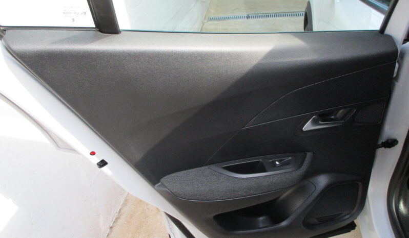 Peugeot 2008 2025 1.2 PURETECH 100 STYLE full