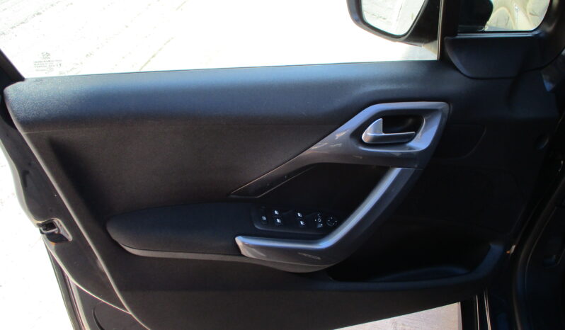 Peugeot 2008 2019 1.2 PURETECH 110 ALLURE EAT6 full