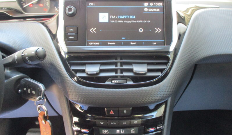 Peugeot 2008 2019 1.2 PURETECH 110 ALLURE EAT6 full
