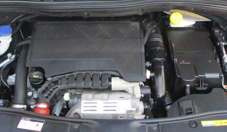 Peugeot 2008 2019 1.2 PURETECH 110 ALLURE EAT6 full