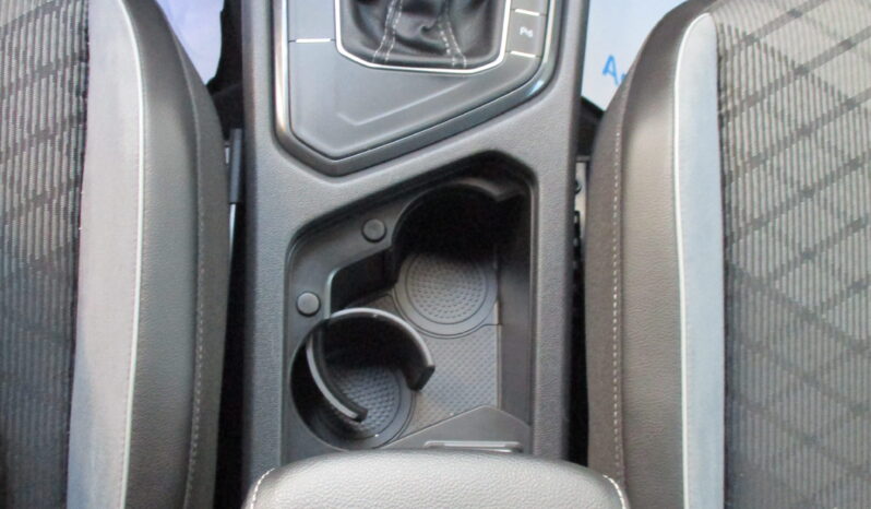 Volkswagen Tiguan 2023 1.5 TSI 150PS DSG R-LINE full