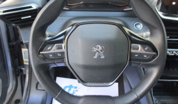 Peugeot 2008 2022 1.2 PURETECH 100 ALLURE full