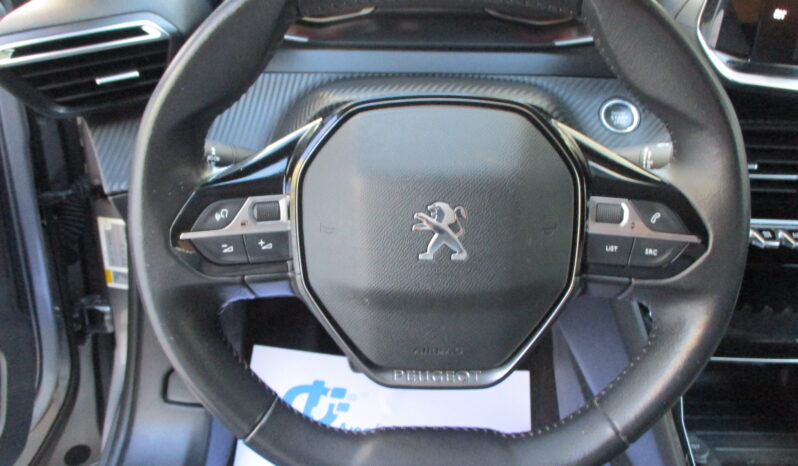 Peugeot 2008 2022 1.2 PURETECH 100 ALLURE full