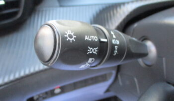 Peugeot 2008 2022 1.2 PURETECH 100 ALLURE full