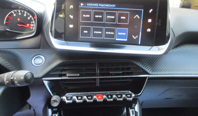 Peugeot 2008 2022 1.2 PURETECH 100 ALLURE full