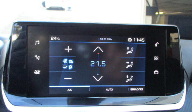 Peugeot 2008 2022 1.2 PURETECH 100 ALLURE full