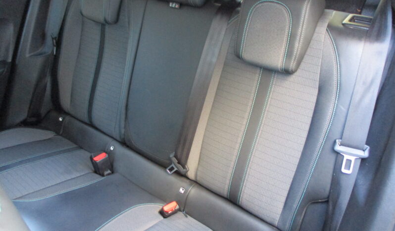 Peugeot 2008 2022 1.2 PURETECH 100 ALLURE full