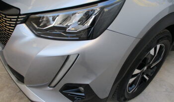 Peugeot 2008 2022 1.2 PURETECH 100 ALLURE full