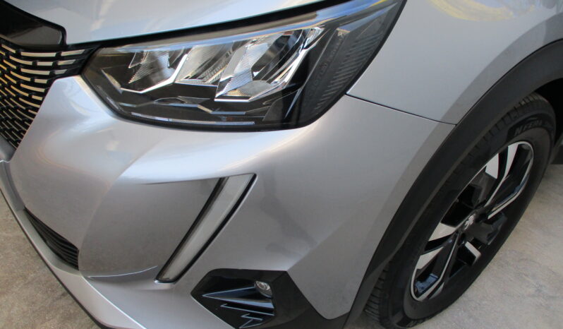 Peugeot 2008 2022 1.2 PURETECH 100 ALLURE full