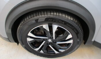 Peugeot 2008 2022 1.2 PURETECH 100 ALLURE full